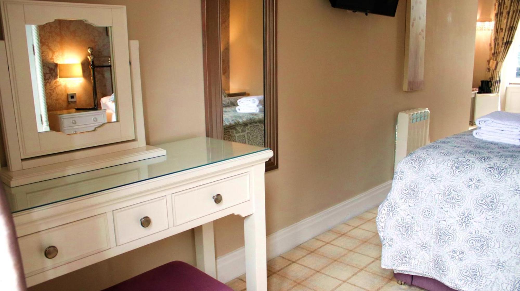 Bowness Bay Suites (Adults Only) Екстер'єр фото