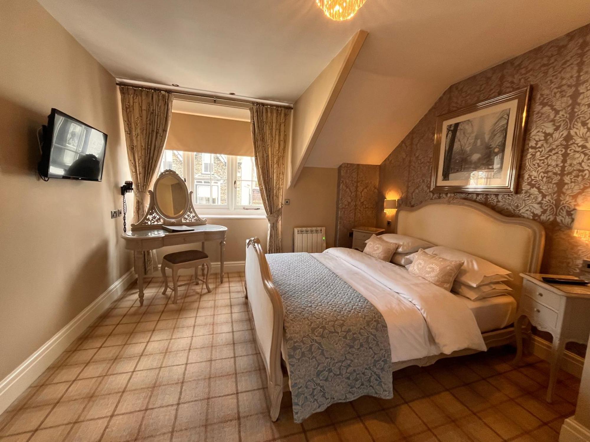 Bowness Bay Suites (Adults Only) Екстер'єр фото