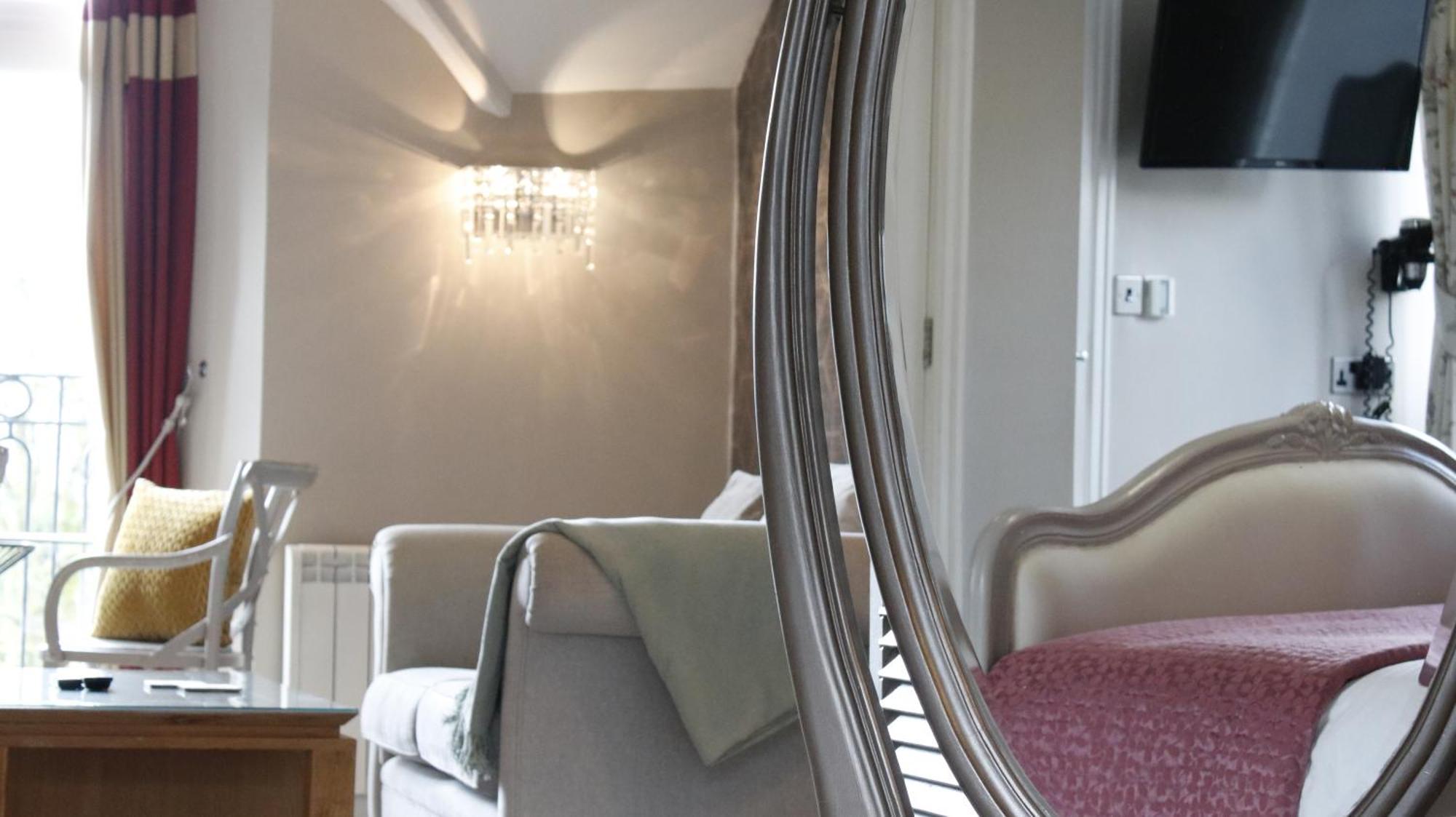 Bowness Bay Suites (Adults Only) Екстер'єр фото