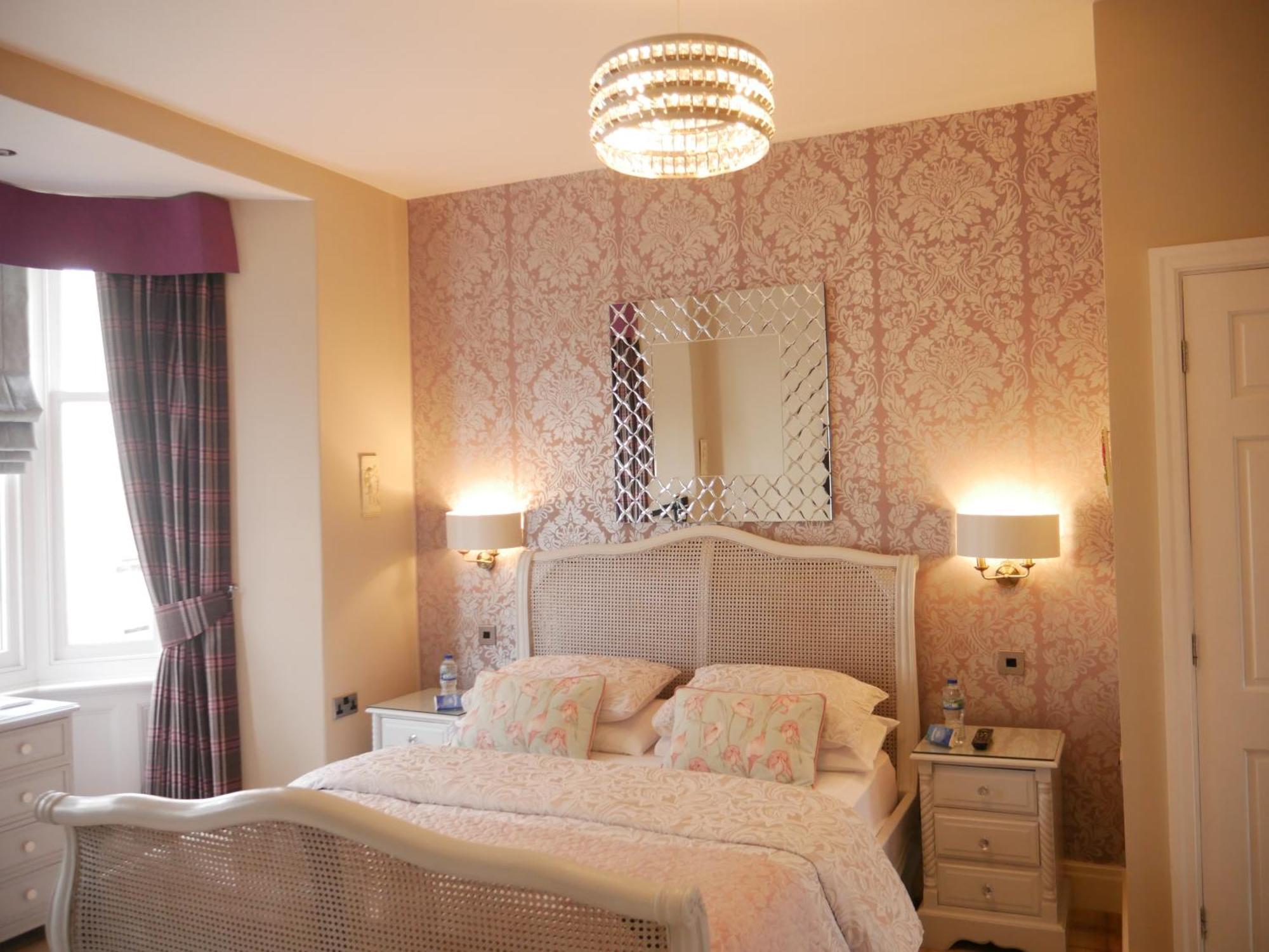 Bowness Bay Suites (Adults Only) Екстер'єр фото