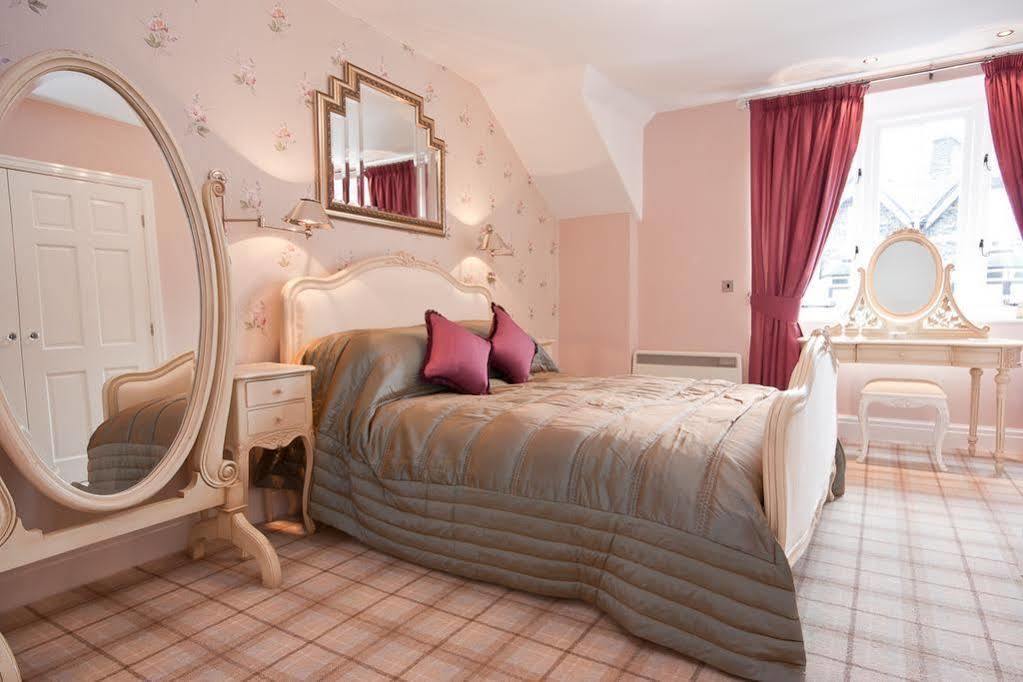 Bowness Bay Suites (Adults Only) Екстер'єр фото