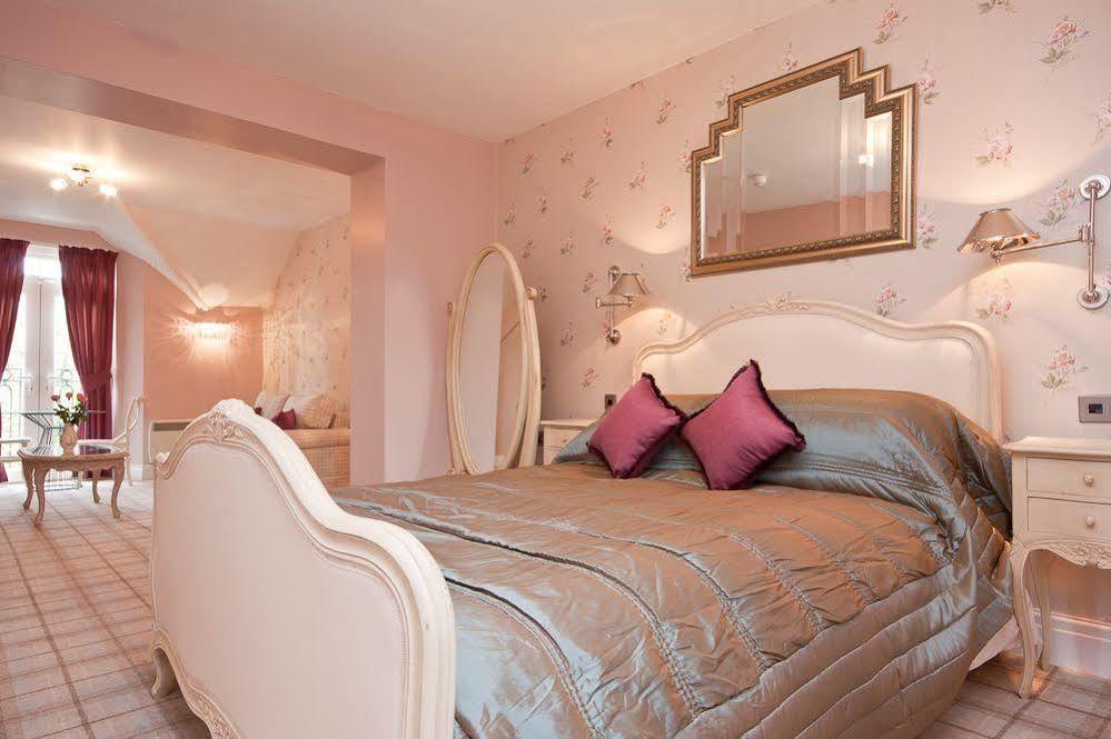 Bowness Bay Suites (Adults Only) Екстер'єр фото