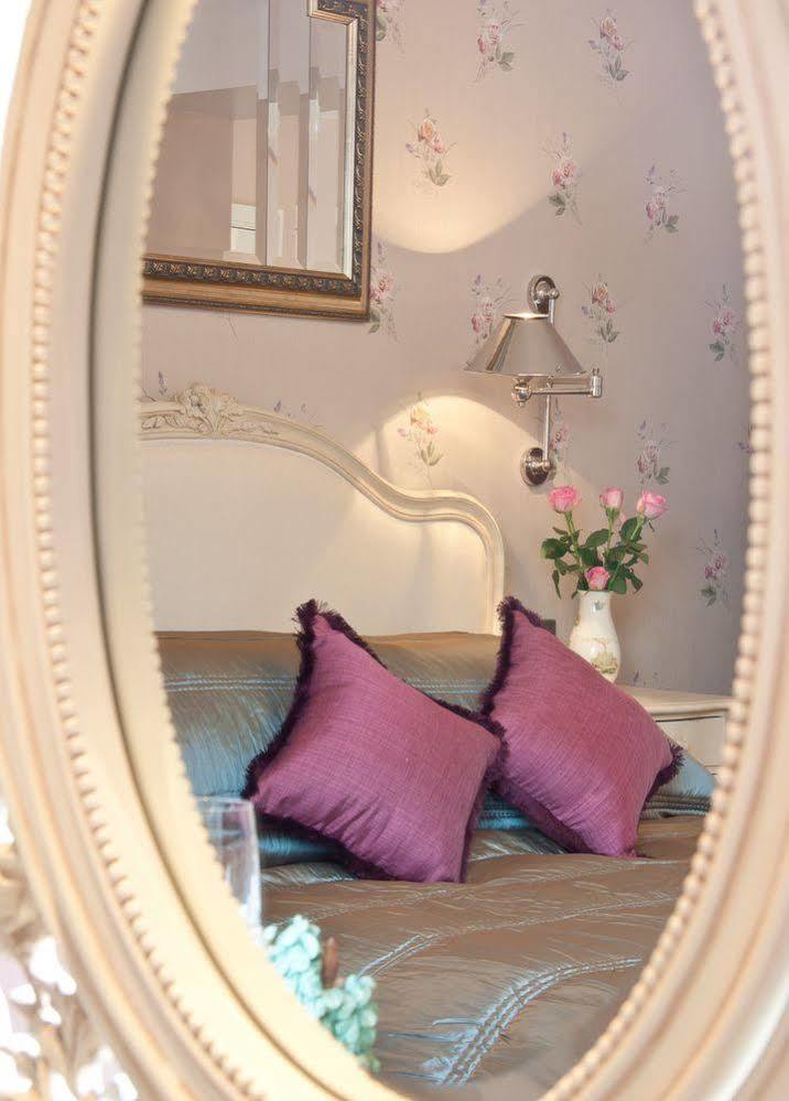 Bowness Bay Suites (Adults Only) Екстер'єр фото