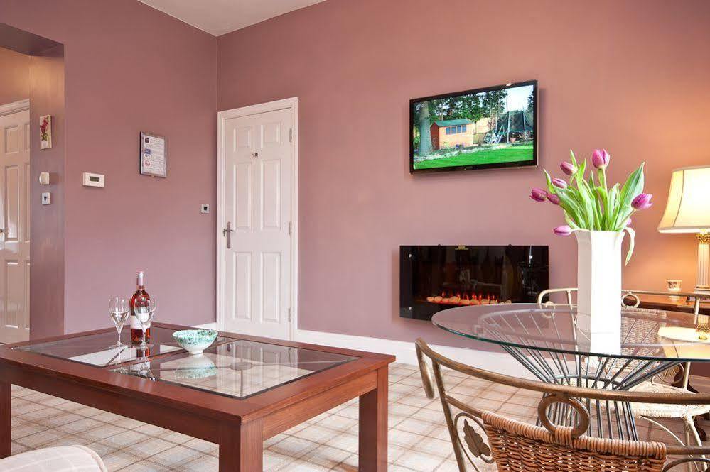 Bowness Bay Suites (Adults Only) Екстер'єр фото